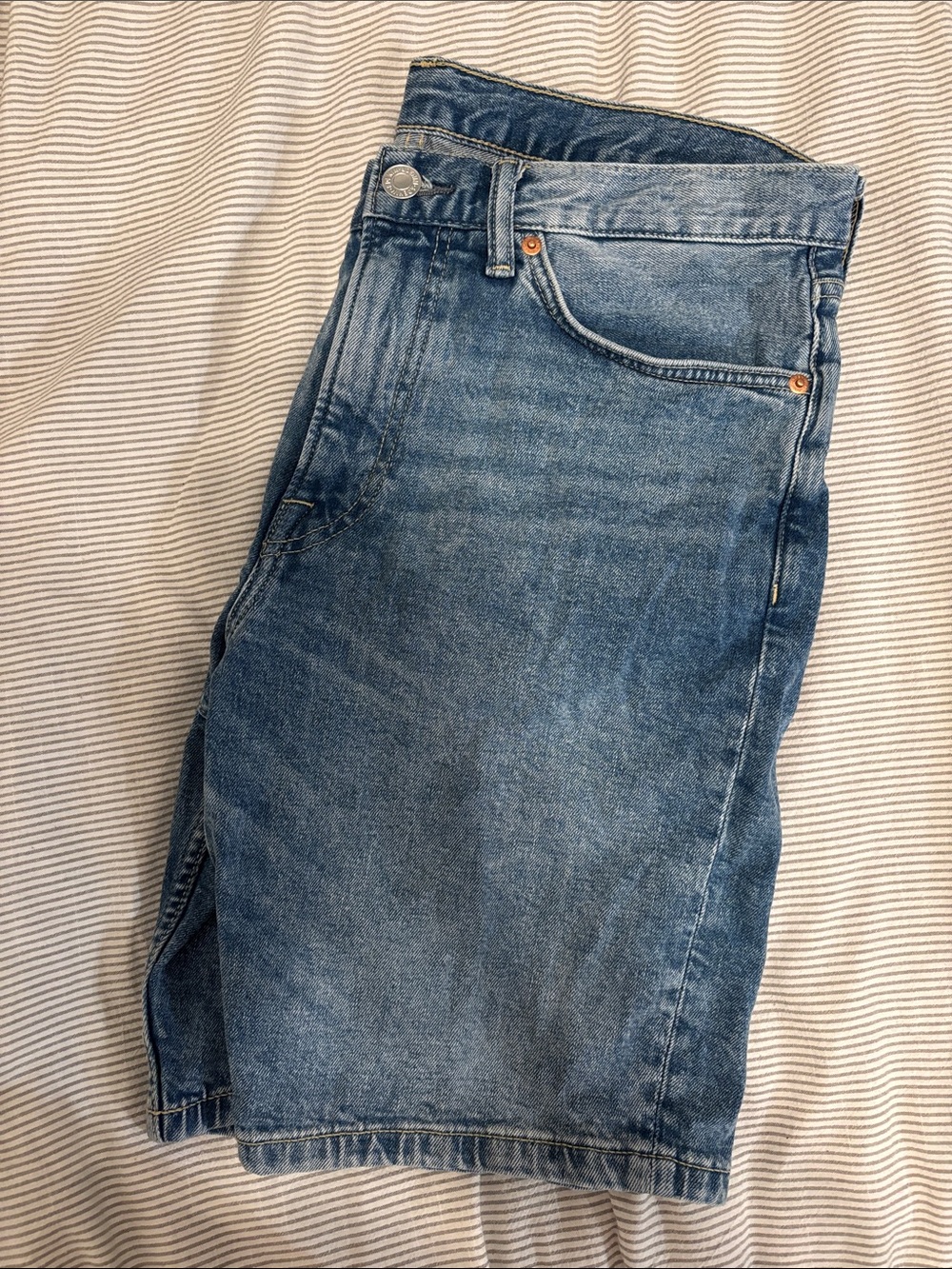 Classic High-Waist Light Blue Denim Shorts
